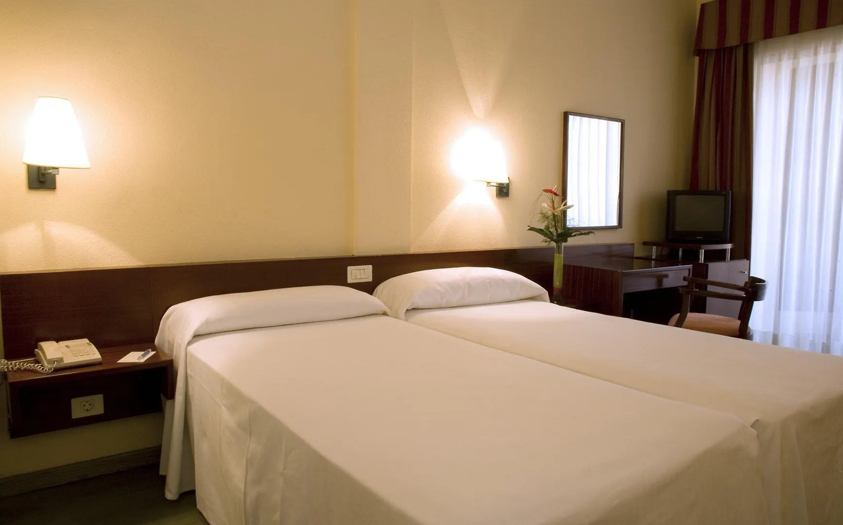 Nh Las Palmas Playa Las Canteras Hotel